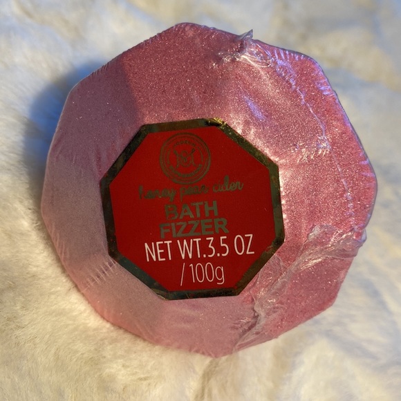 Cosmetic Bundle - Picture 12 of 13